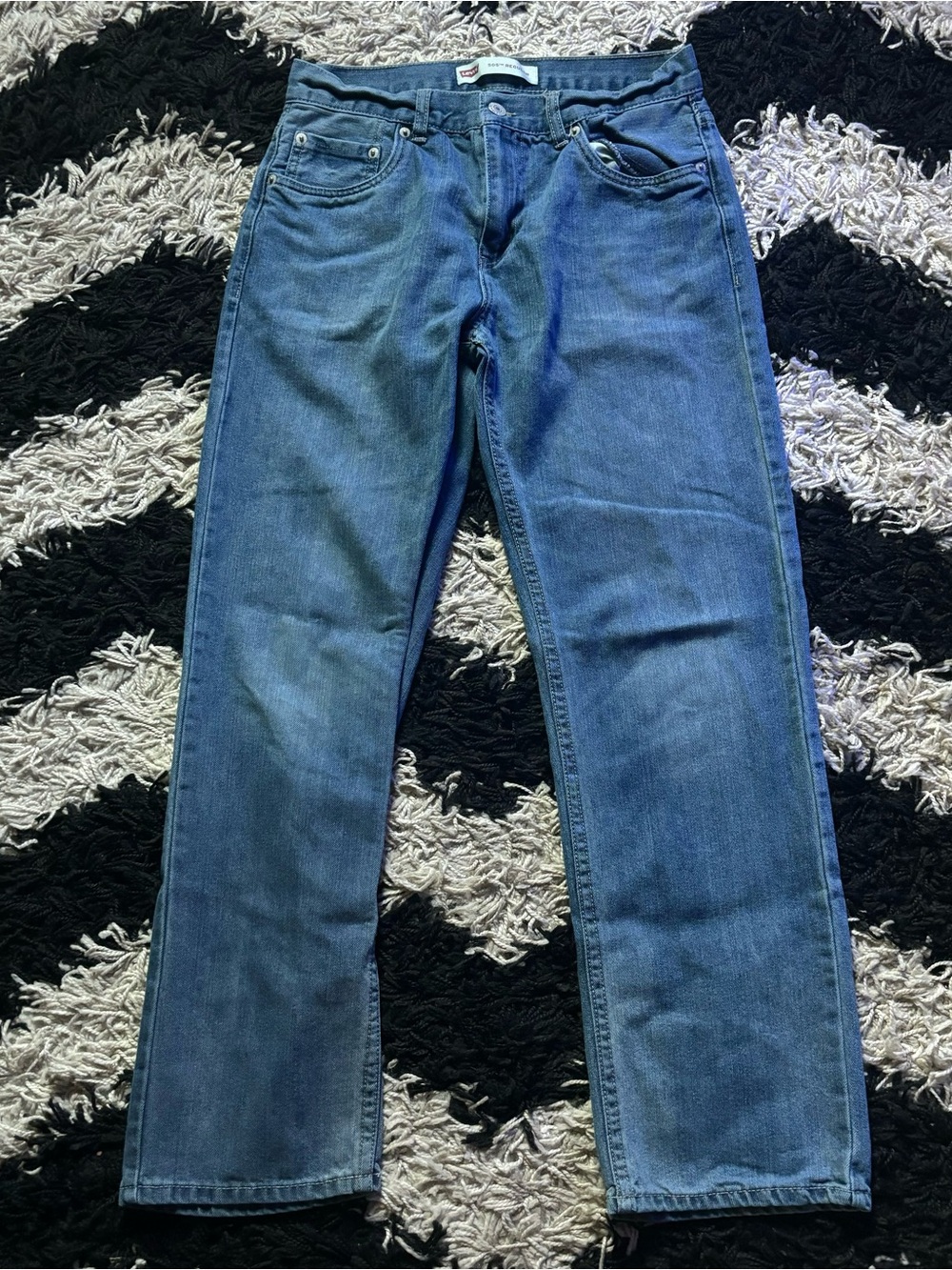 Levi’s 505 Medium Wash Denim Straight Leg Mid Rise Jeans